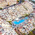 Apartahotel Ramada Residences By Wyndham Costa Adeje (Tenerife)